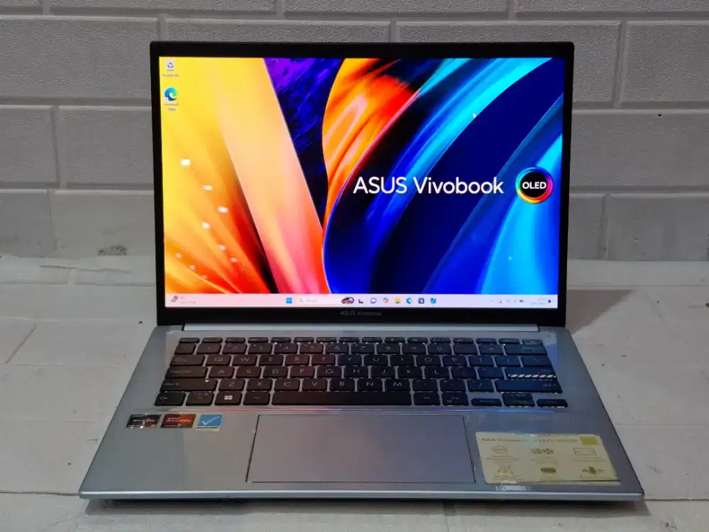 Type Laptop ASUS VivoBook
PRo 14 OLED M3400QA Ram 8GB SSD 512 GB