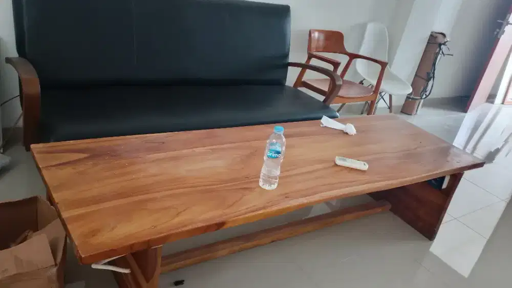 Jual meja panjang karena over stock masih baru blum terpakai