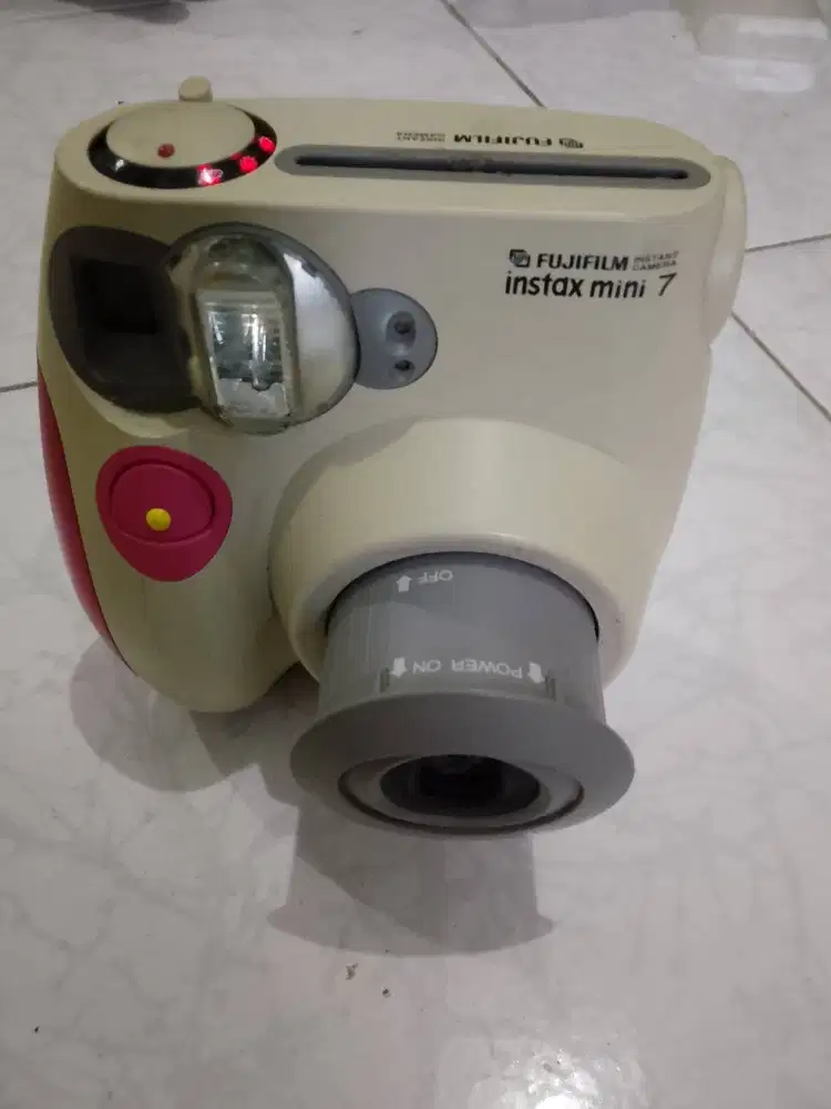 Kamera Polaroid Fuji Instax Mini 7s Bekas Pink