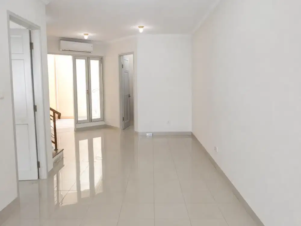 Rumah siap huni di kawasan elit Bukit Gading Mediterania, Kelapa Gading