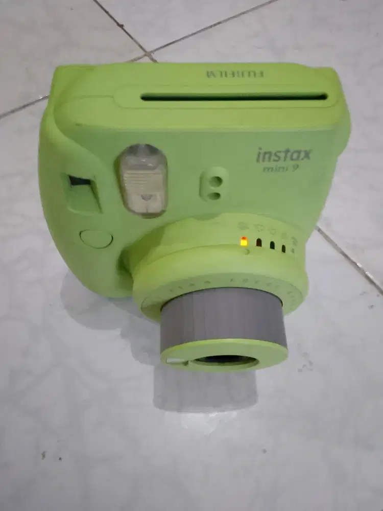Kamera Polaroid Fuji instax mini 9s Bekas Hijau.