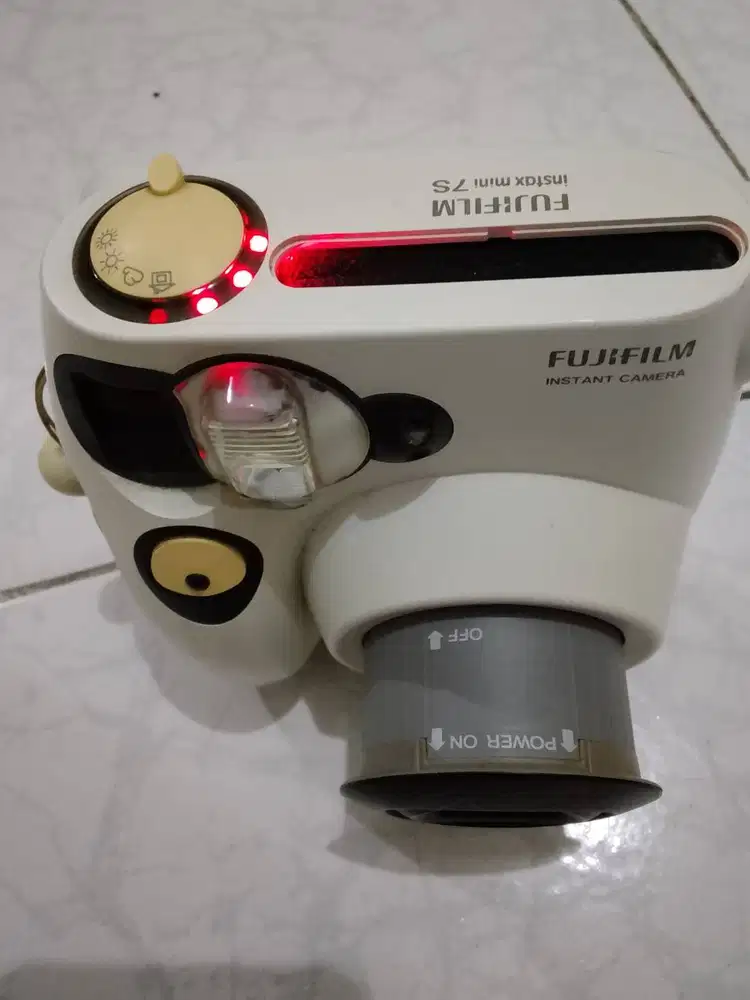 Kamera Polaroid Fuji instax Mini 7s Panda Hitam Putih Bekas