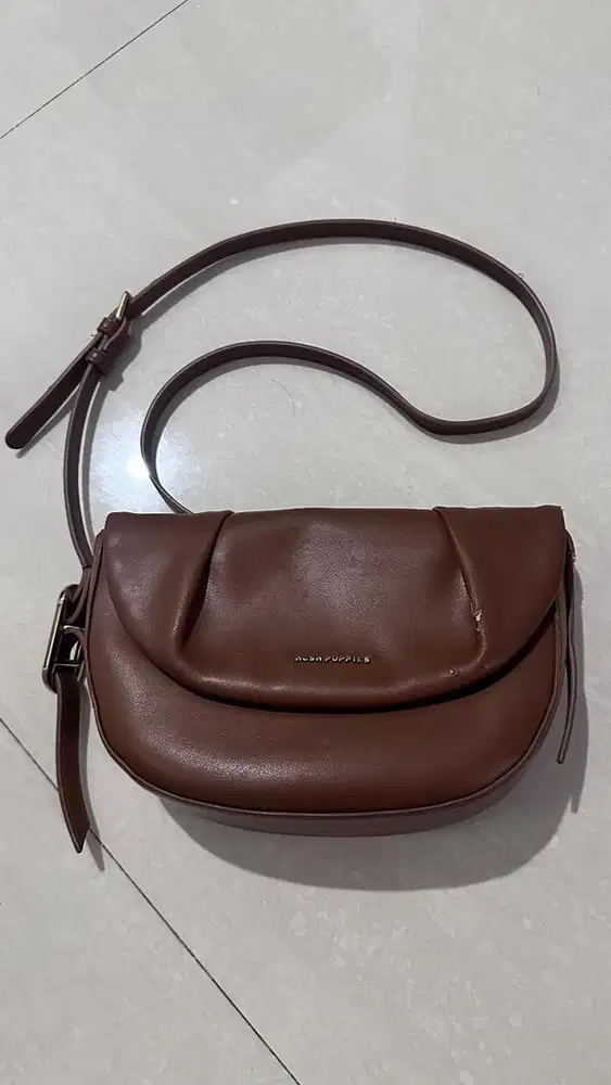 Tas Selempang Hush Puppies