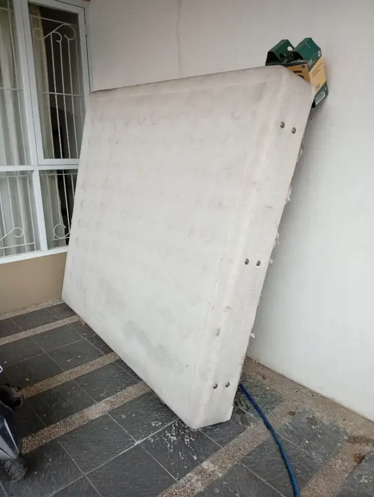 DIPAN KING SIZE 180 X 200 cm