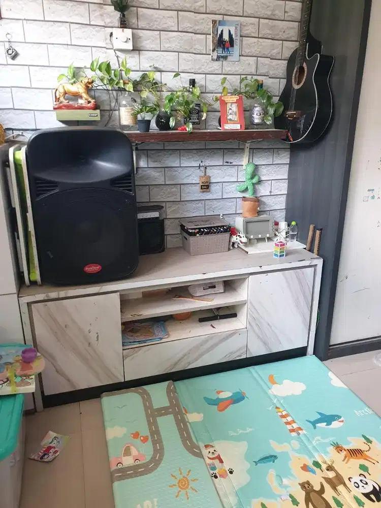 Credenza tv / meja tv