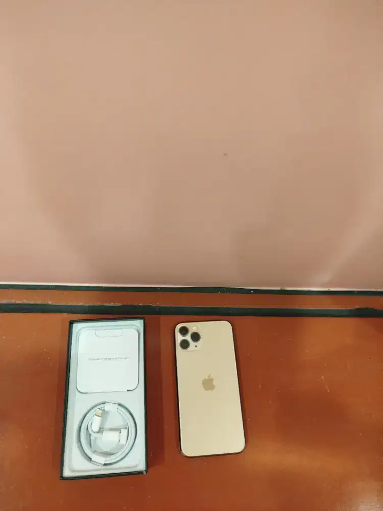 iPhone 11 pro 256gb masih ok punya baru