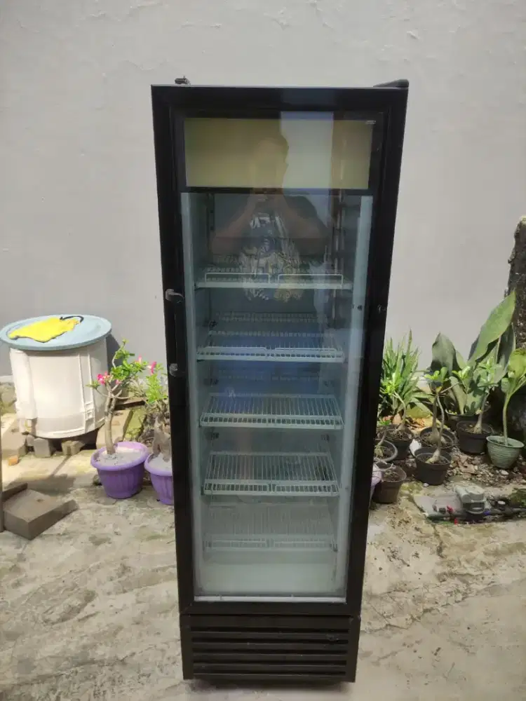 Showcase 5 rak merk frigorex