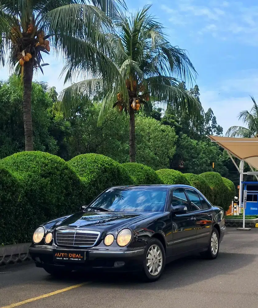 SUPER ANTIK!!! Mercedes Benz E260 Elegance AT 2001 mercy e 260 bensin