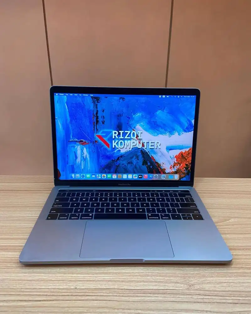 MacBook Pro i7 2019 Touchbar Intel Core i7 Ram 16GB SSD 512GB