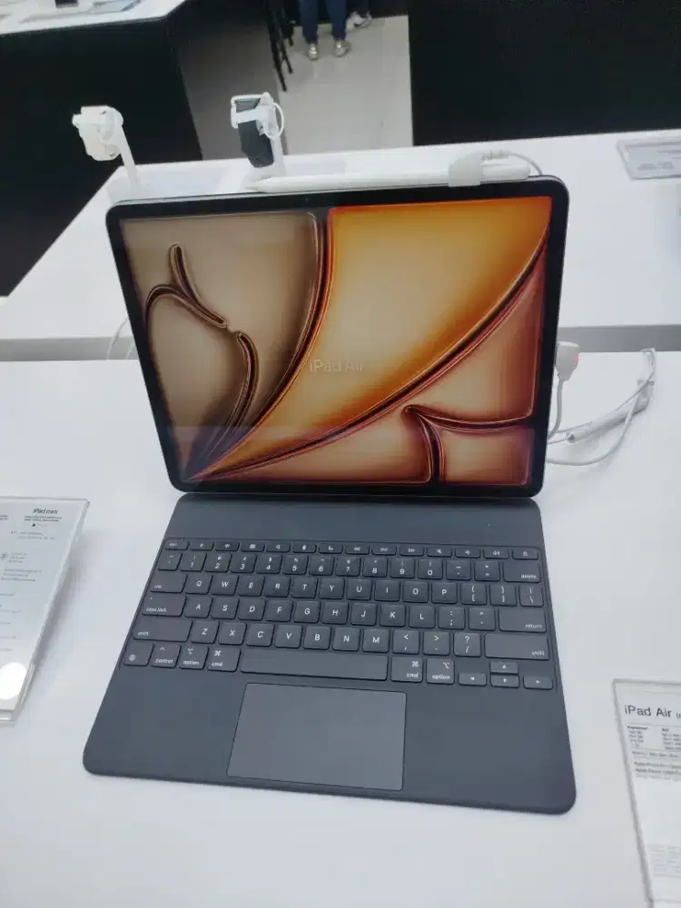 iPad air 13 inch Lokasi Surabaya Barat
