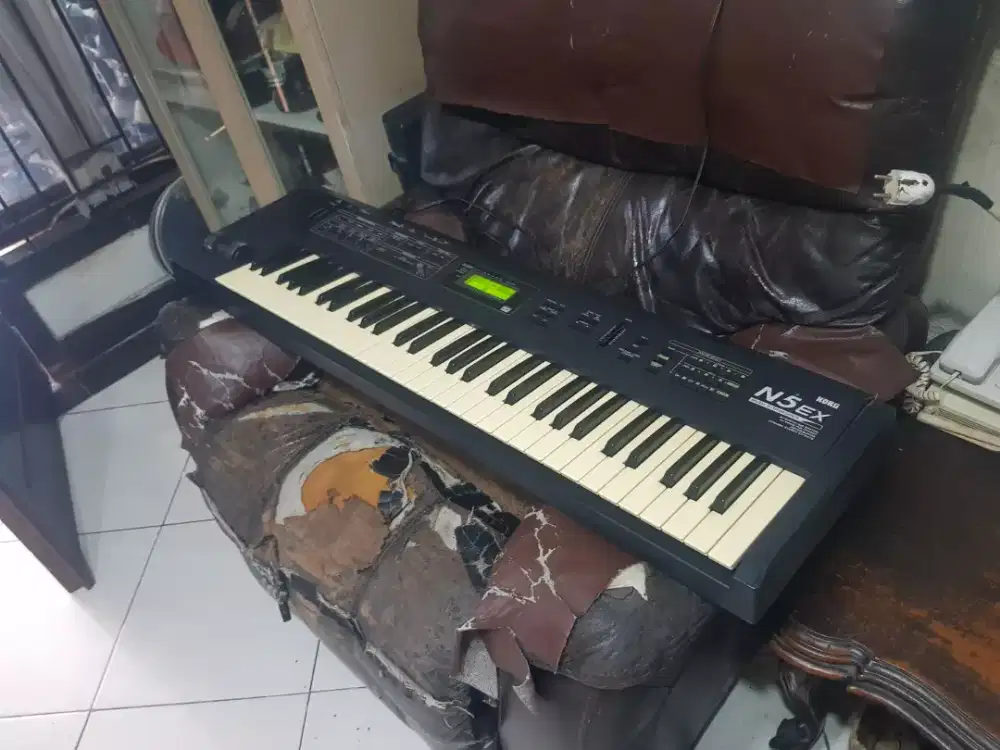 Keyboard synthesizer Korg N5ex japan