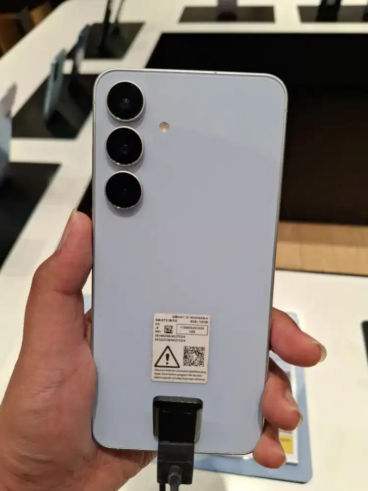 Dapatkan promo menarik Samsung S25FE