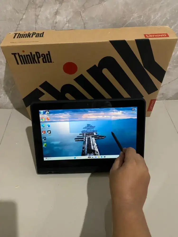 Lenovo 11E Core i5 G7 Ram 8 SSD 256 2 in 1 + pen