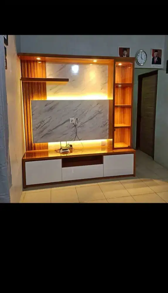 Backdrobe TV / Partisi Ruangan