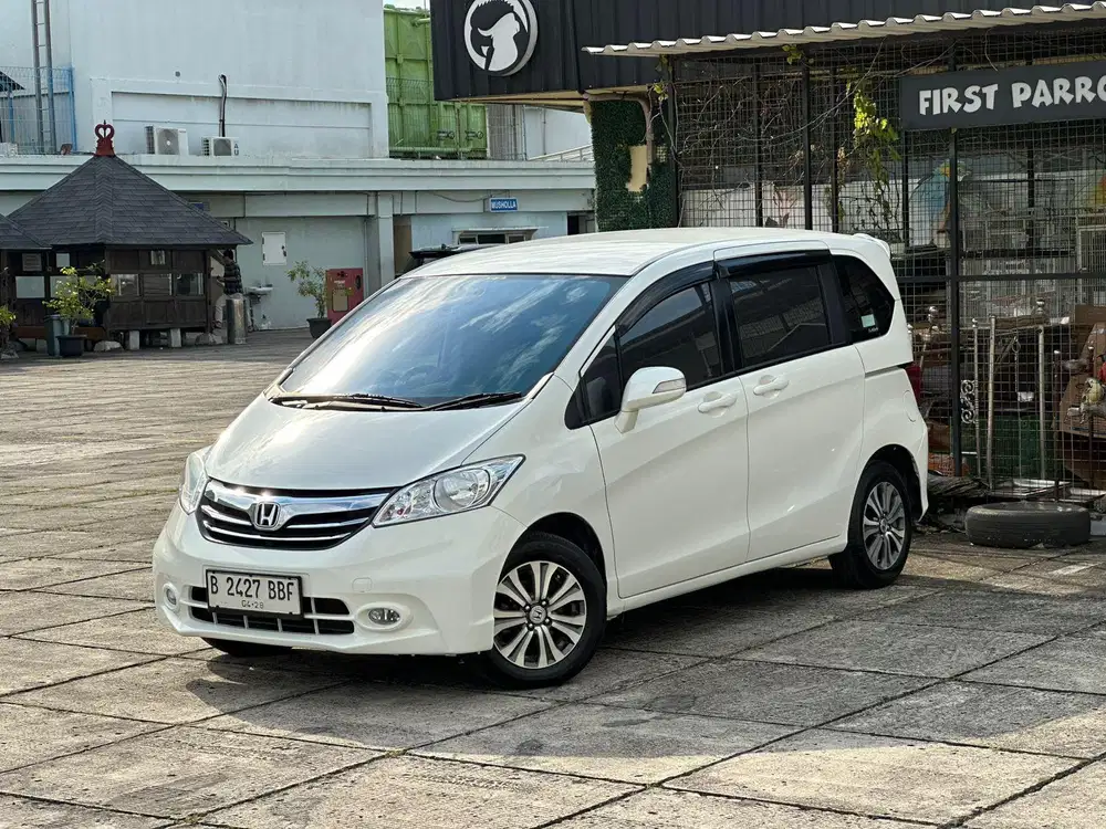 PALING MURAH !! HONDA FREED E PSD AT MATIC 2013 DOUBLE BLOWER !!