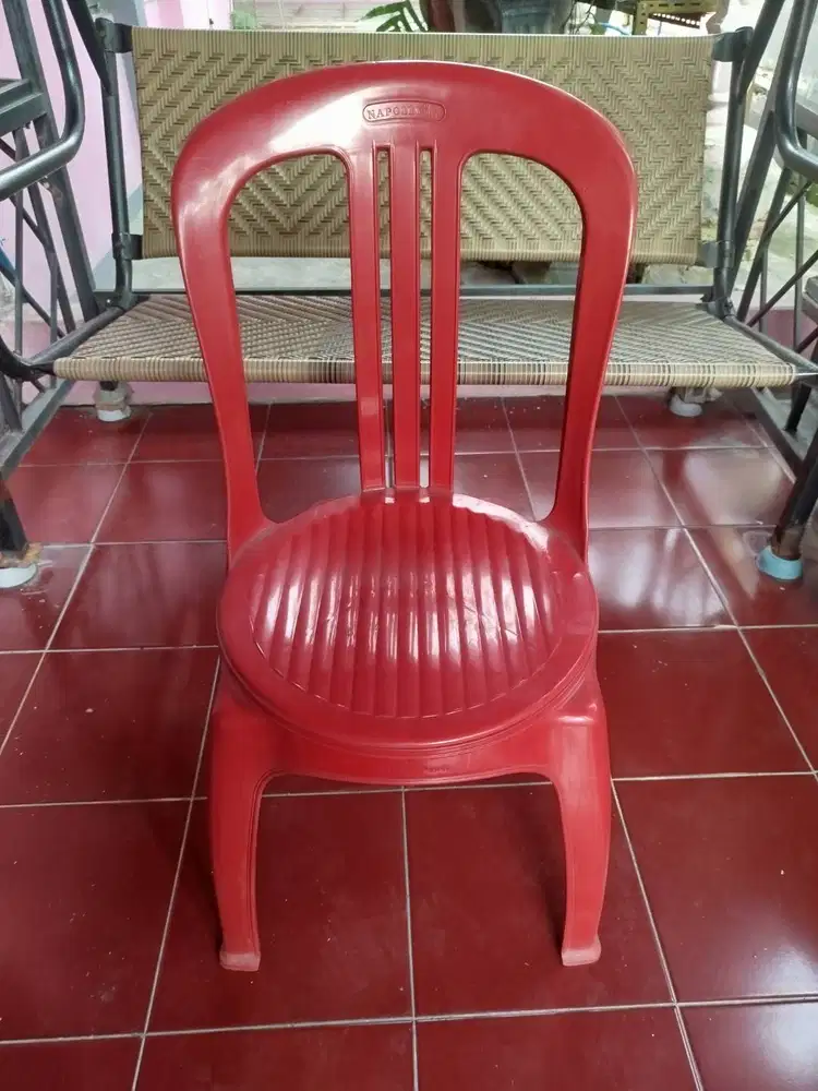 Jual kursi bekas merek nappoly