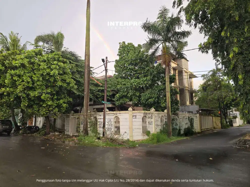 Rumah Hook Hitung Tanah Dijual Puri Indah Blok D Jalanan Super Lebar - Luas 239m2