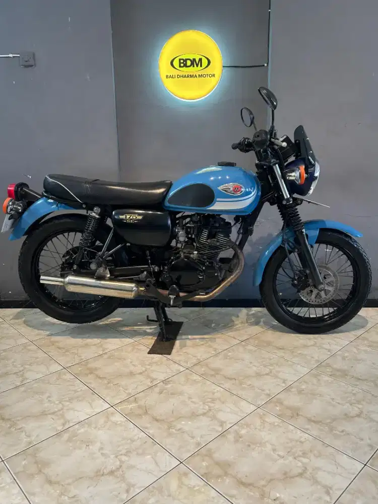 Kawasaki w 175 thn 2018 cash. Bli dharma motor