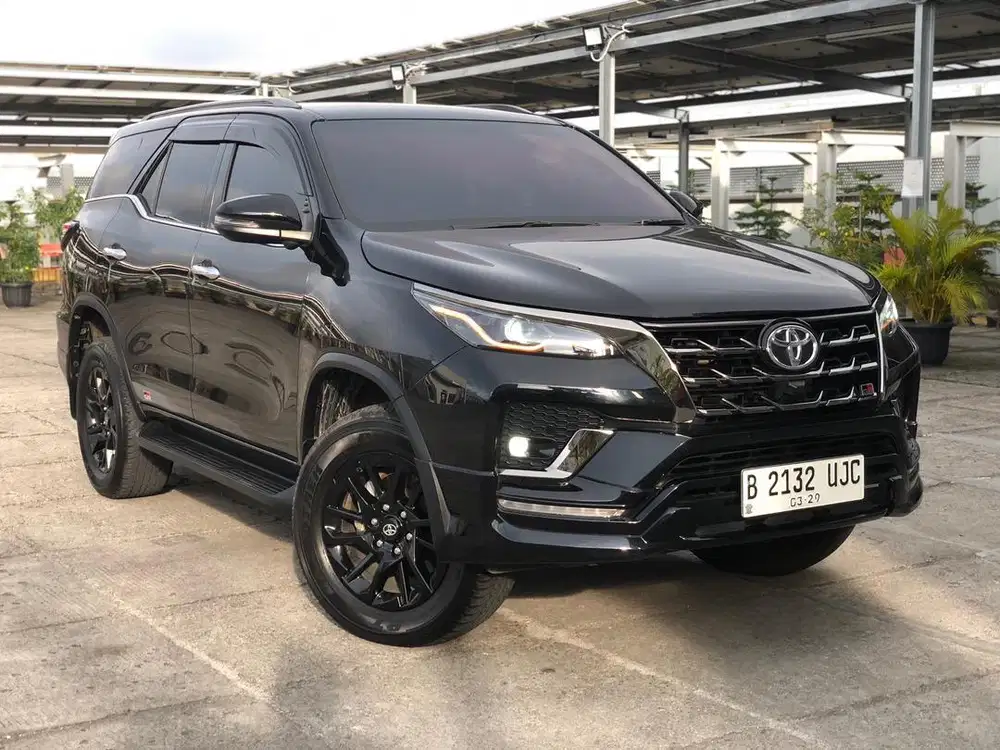 Toyota Fortuner VrZ GR 2.8AT 2024, Hitam