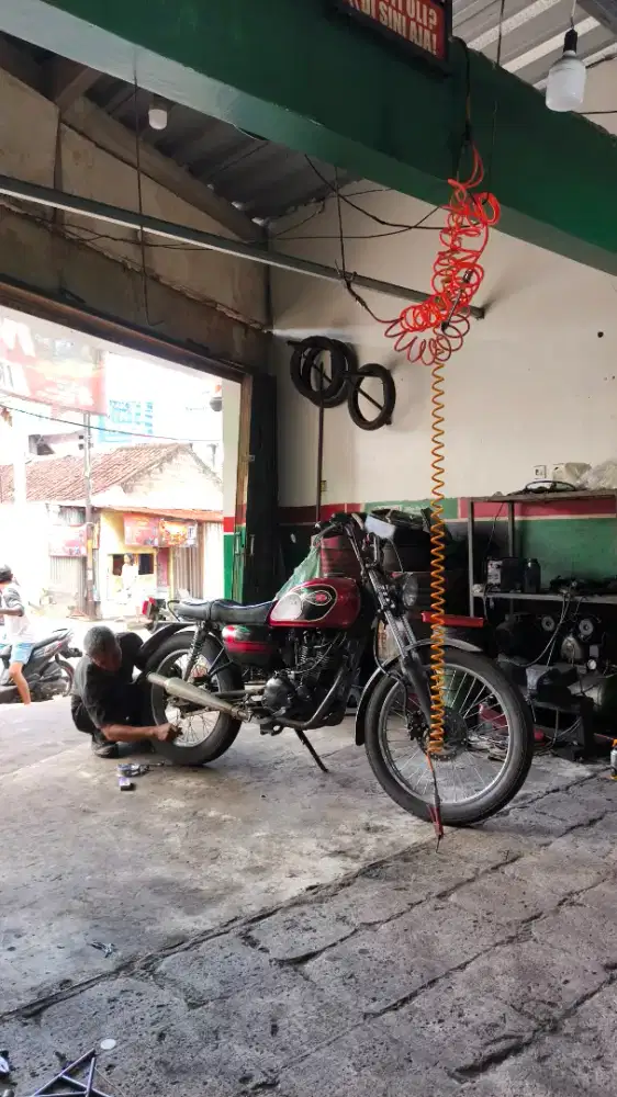 Kawasaki W175 2019 SS Kumplit pajak on Full custom British