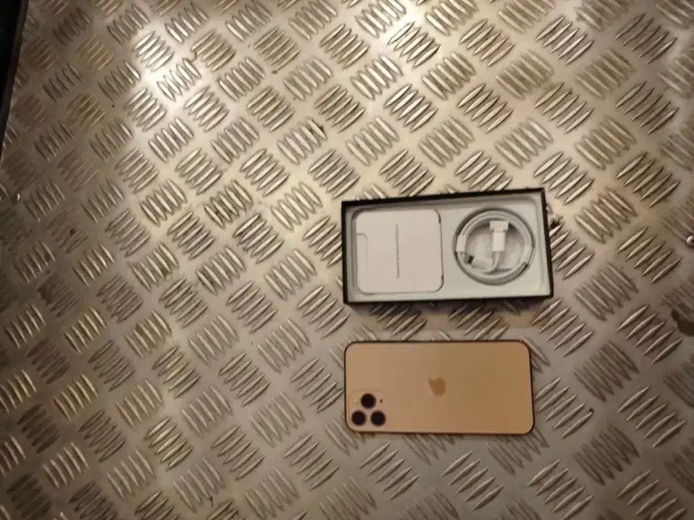 iPhone 11 pro 256gb warna ok gold