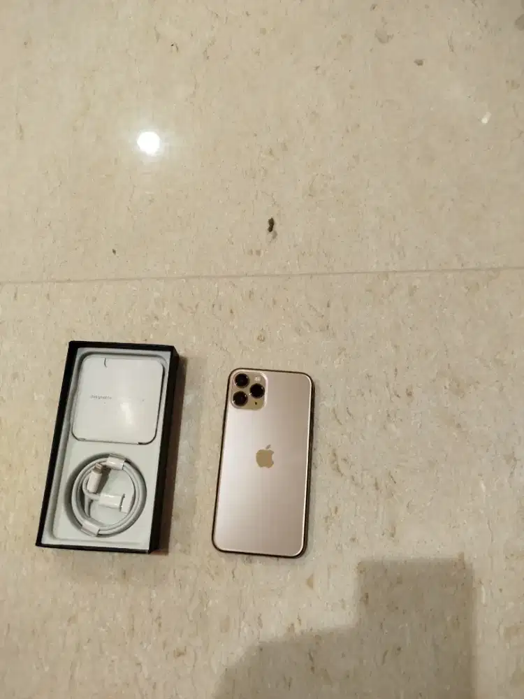 iPhone 11 pro 256gb sebagai baru