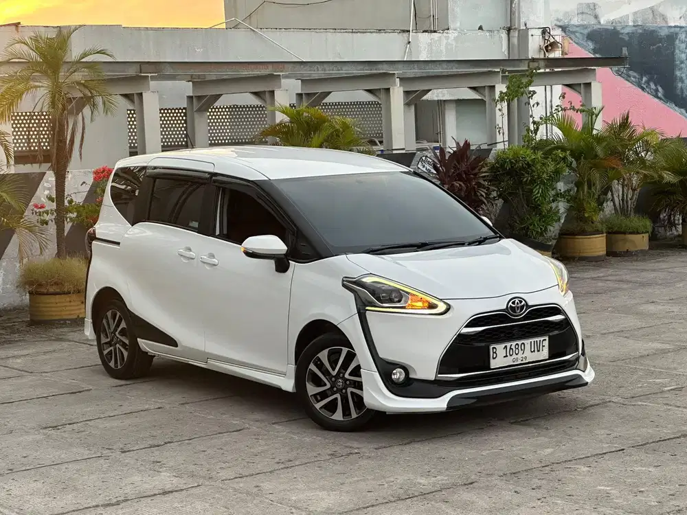 PALING MURAH !! Dp12jt TOYOTA SIENTA Q AT 2019