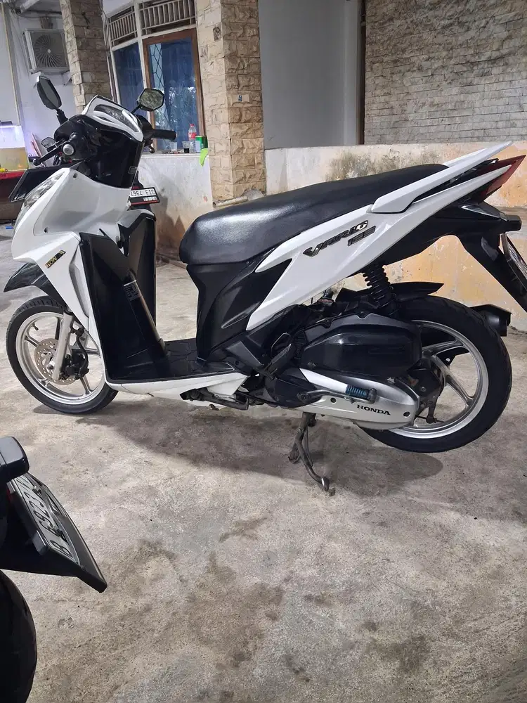 (A) Honda Vario 125 Kzr tahun 2012