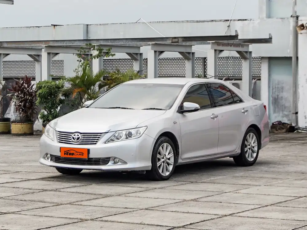 Toyota Camry 2.5 V AT 2013
