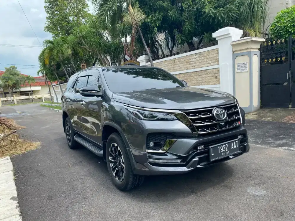 Toyota Fortuner GR 2.4 A/T Dsl Km 66 rb