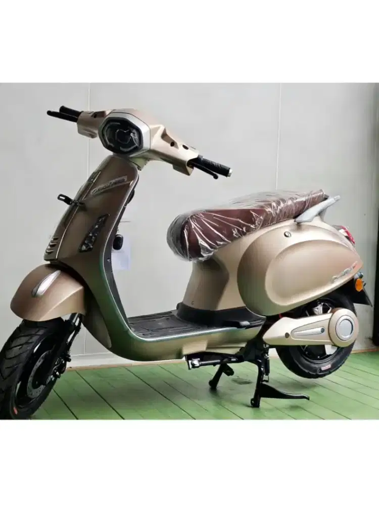 motorlistrik vespa gold matte  new