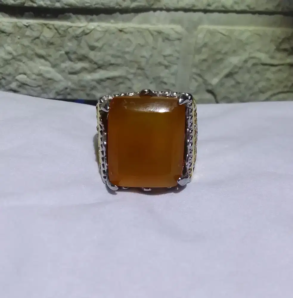 Cincin batu akik raflesia