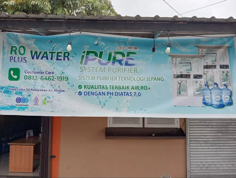 Air Isi Ulang IPURE Water.