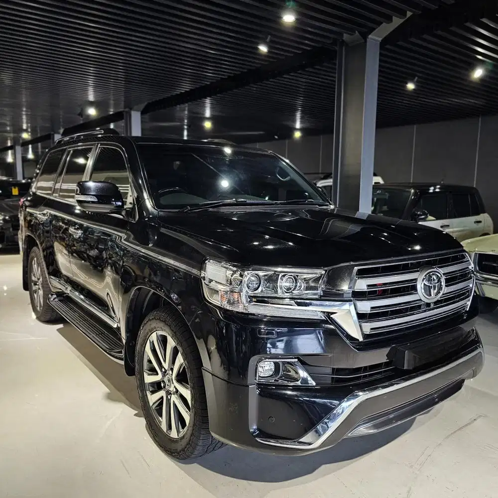 Toyota Land Cruiser VXR200 V8 Diesel 4.5 CC 20171750