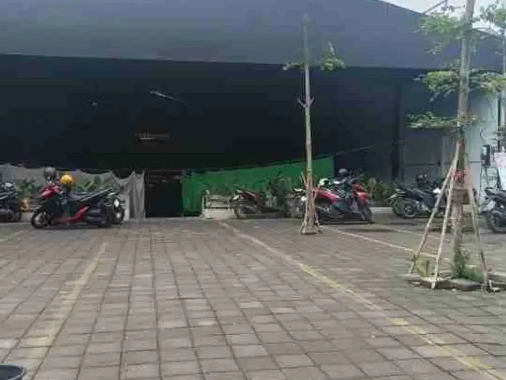 Dijual Murah Gudang Eks Bengkel di Jl Raya Banyu urip Surabaya