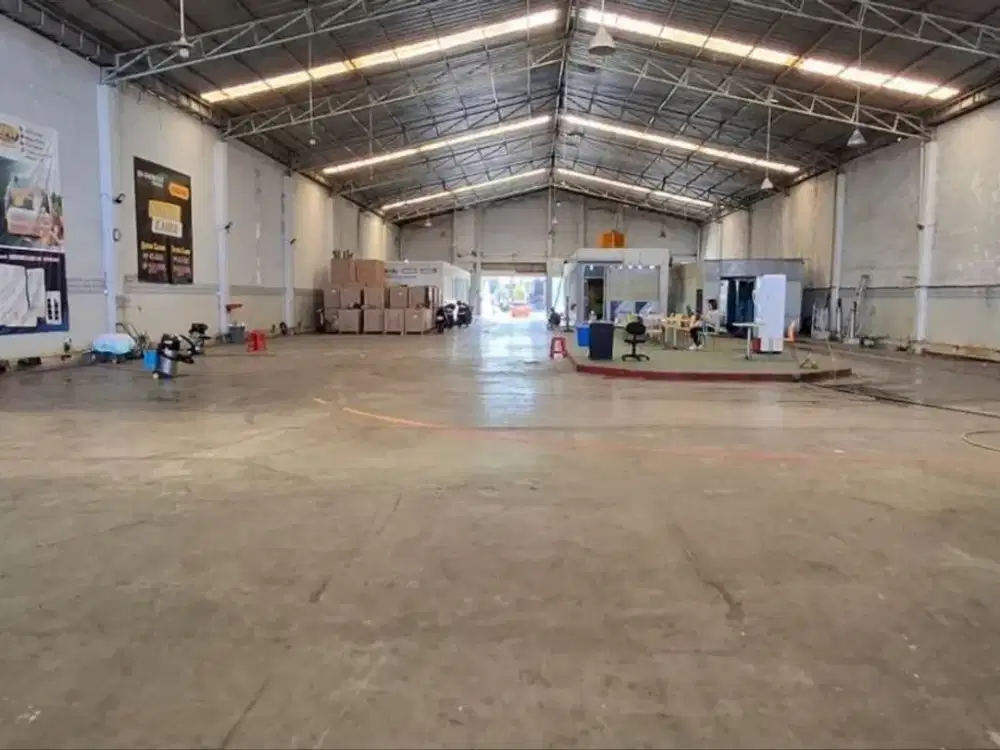 Gudang Bagus Zona Perdagangan Disewakan, di Denpasar Barat Area