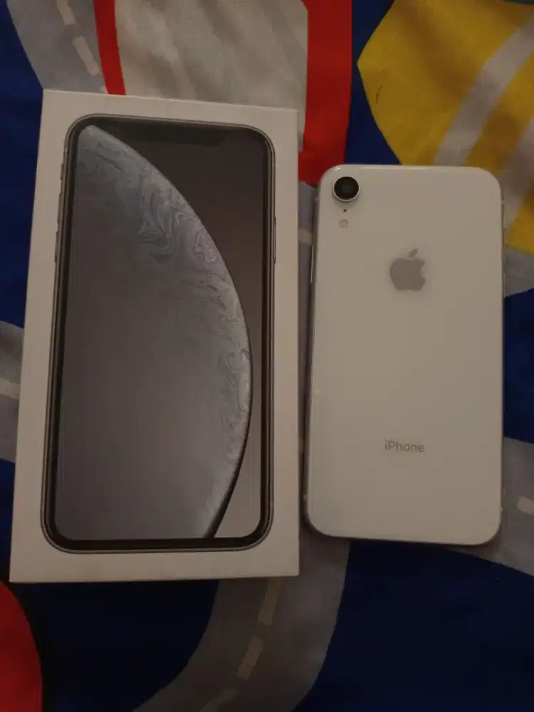 iPhone xr 128 white