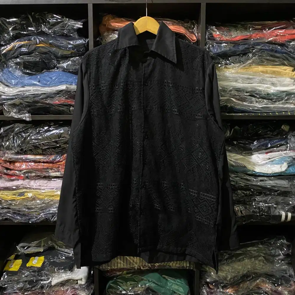 Kemeja motif Kloud Studio - Size XXL - Baju hitam