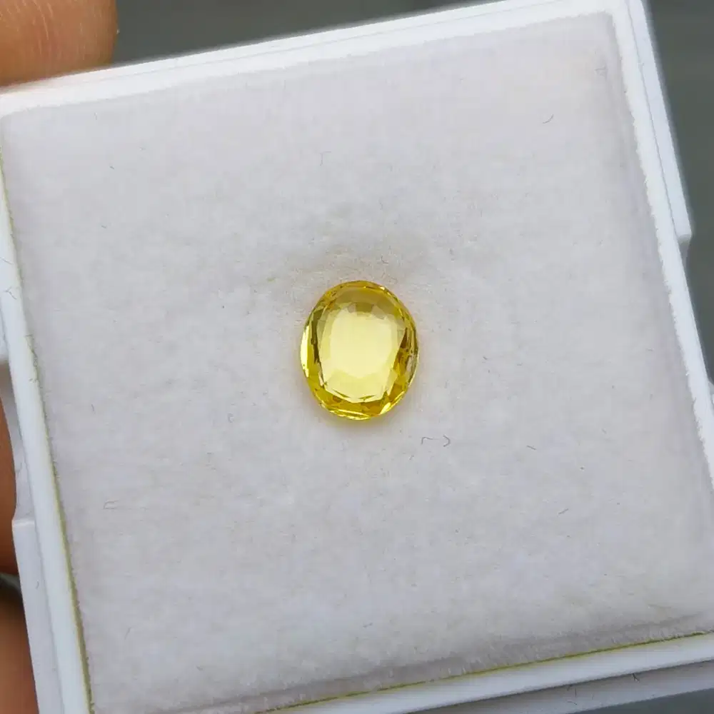 Yellow Sapphire NoHeat 1.63ct Srilanka DGL