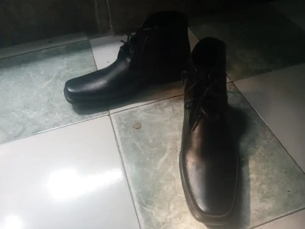 Sepatu pantovel baru karna tidak muat