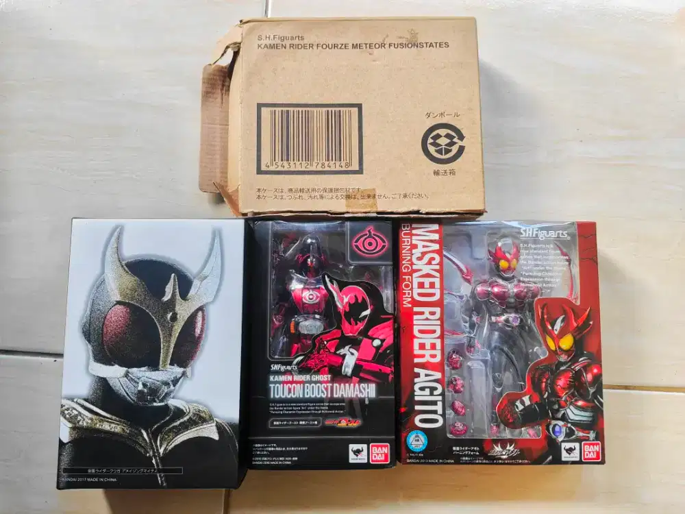 Koleksi SHF Kamen Rider Agito Burning + Ghost Toucon + Kuuga
