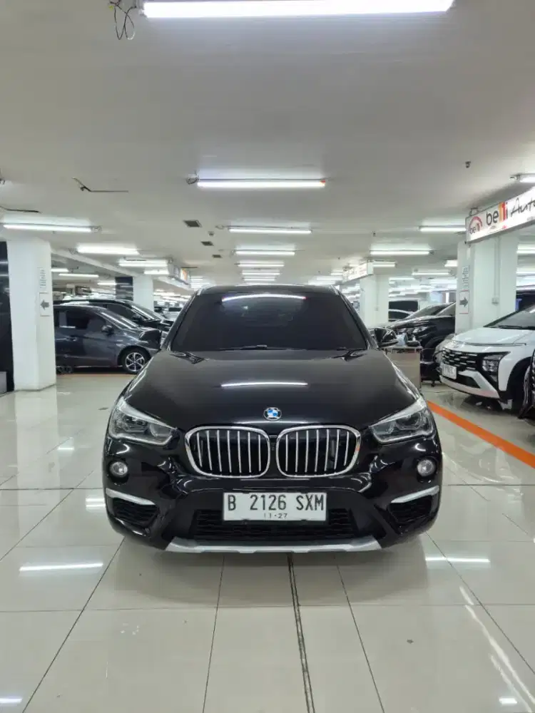 Bmw xi xdrive panoramic 2017 hitam pribadi