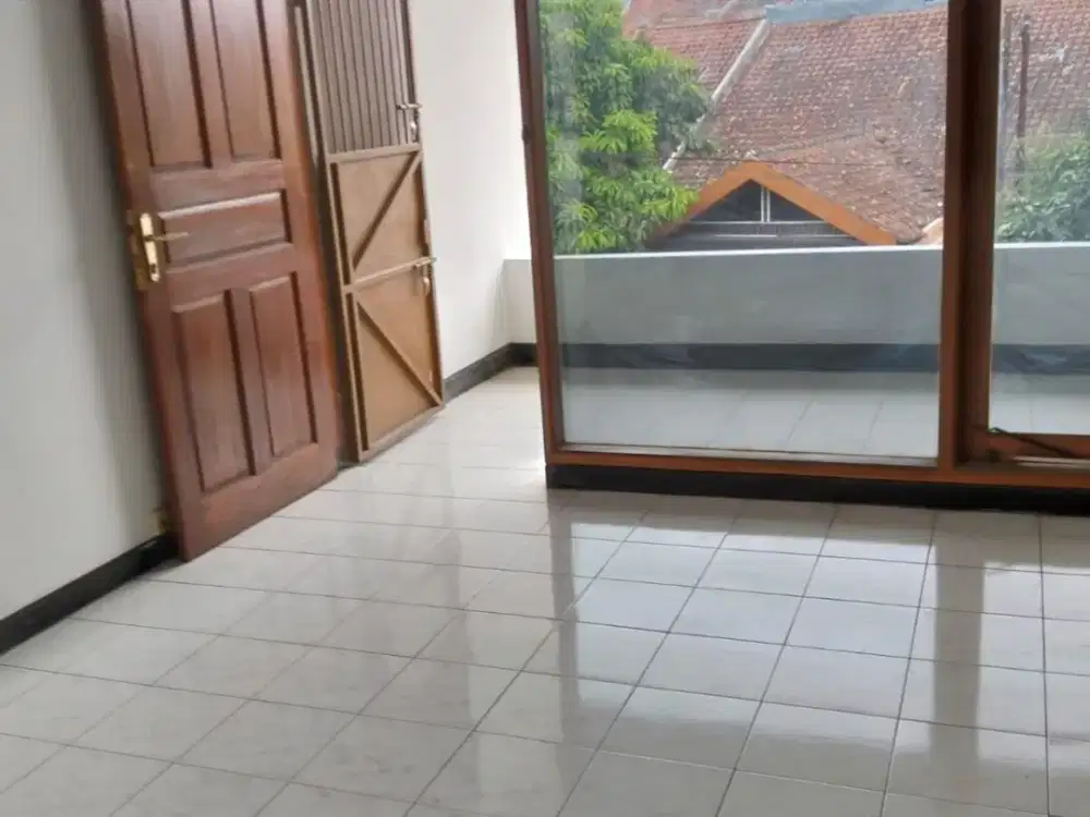 Dijual atau Disewakan Rumah Siap Huni 2 Lantai Nyaman Aman Lokasi Strategis di Komplek Dadali Bandung