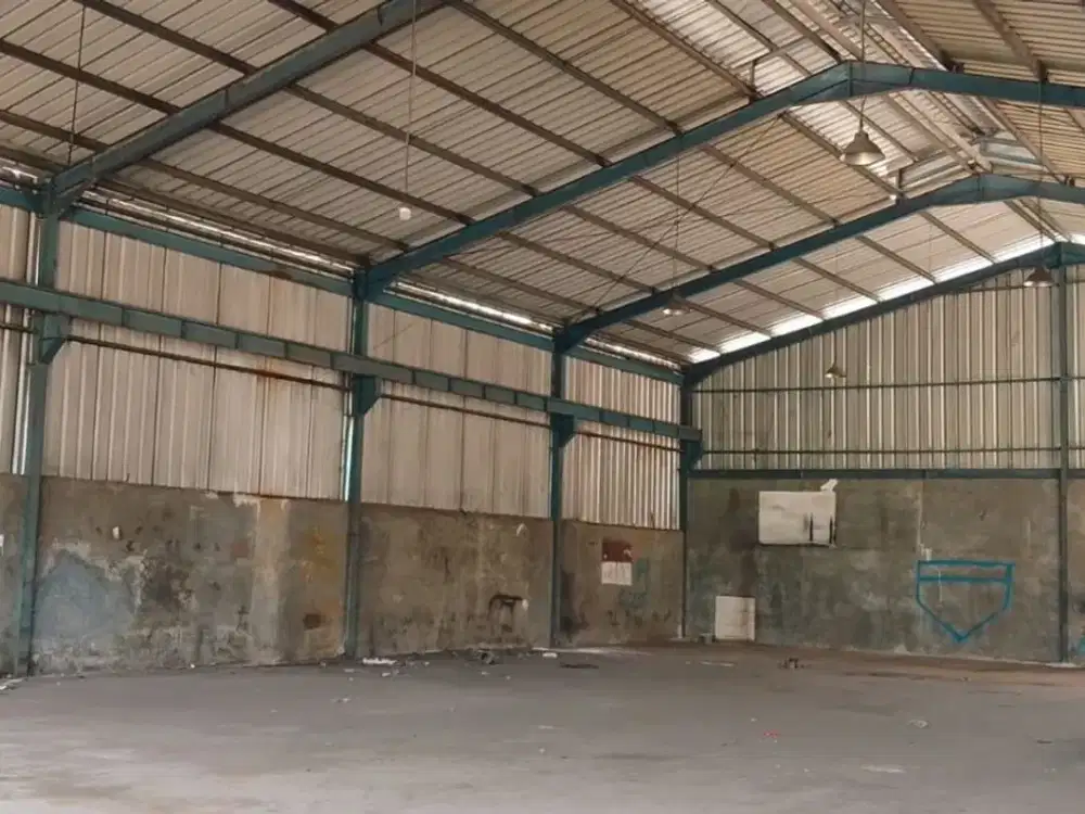 Gudang Nempel Jalan Raya Narogong Hadap Barat di Jln Narogong Bantar Gebang Bekasi