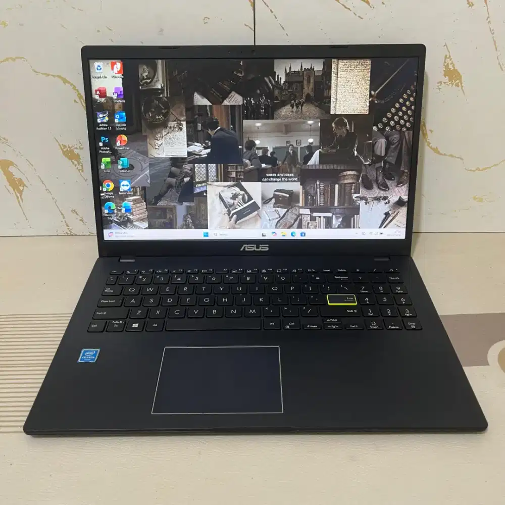 Laptop Asus Vivobook E510M.