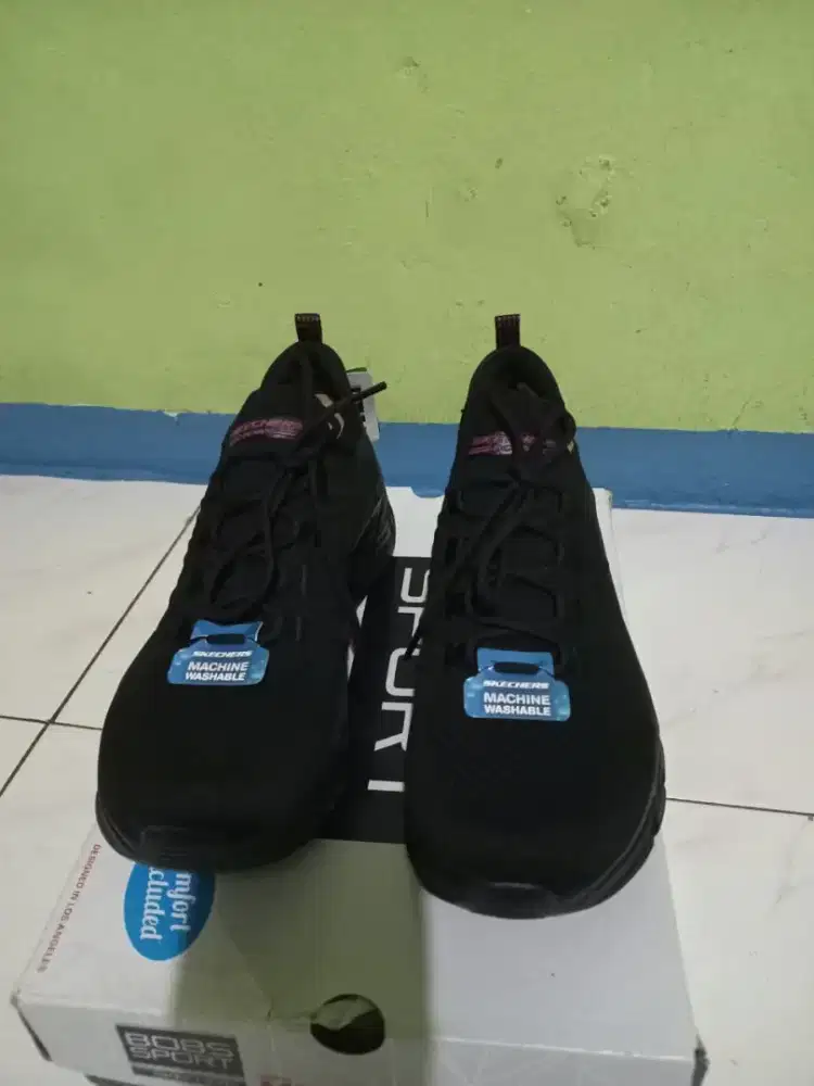 Sepatu SKECHERS, Women 39 Original Baru