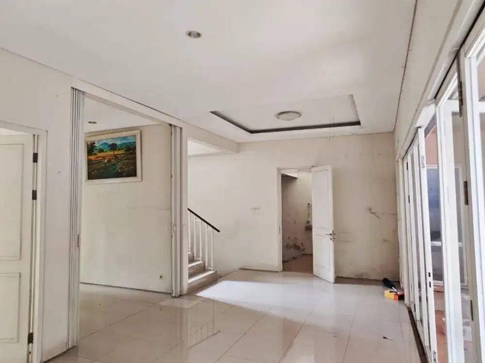 JUAL CEPAT! Rumah luar cluster royal residence