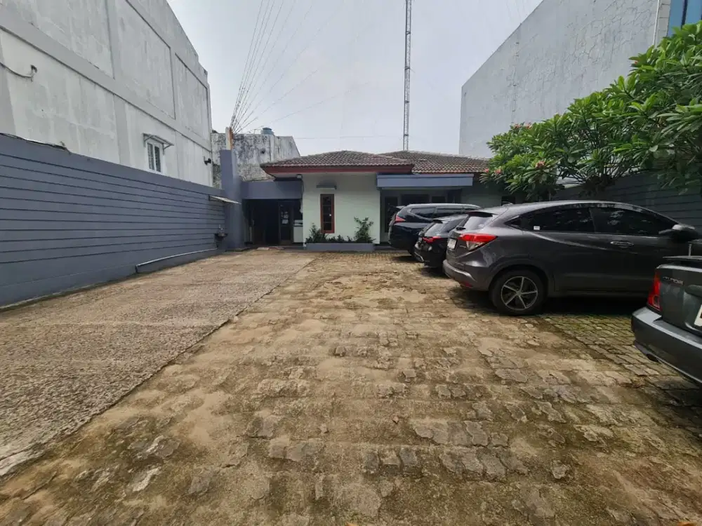 Dijual Tanah Pinggir Jalan Raya 805 m², Daerah Ramai, Harga Nego