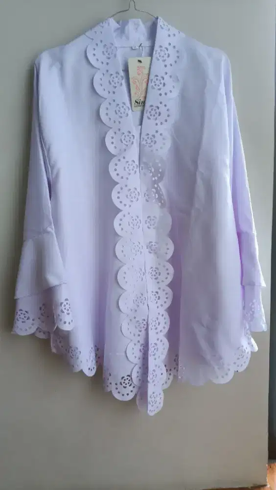 Kebaya encim modern laser lengan terompet