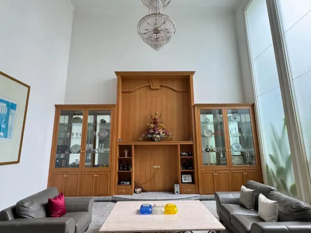 Disewakan Rumah di Taman Mediterania Resort PIK 1, Uk.15x30m2, Full Furnished